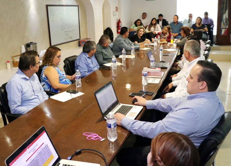 Gestionan recursos para viviendas