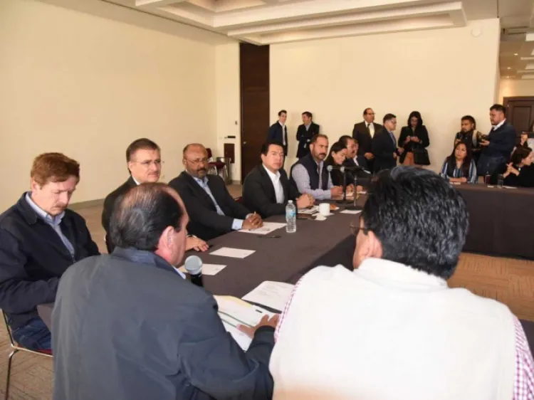 Aplazan diputados discusión del PEF 2020 por bloqueos