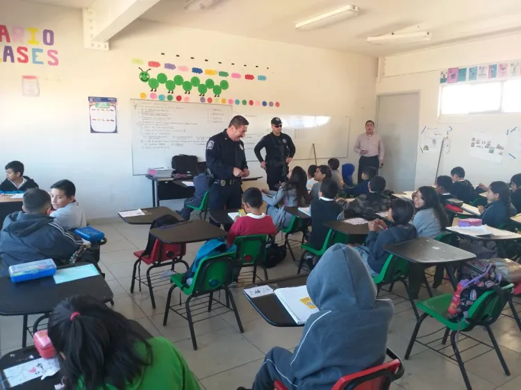 Previenen a jóvenes sobre adicciones