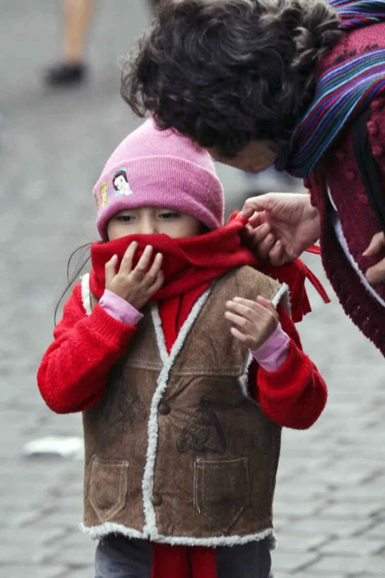 Recomiendan protegerse de las bajas temperaturas