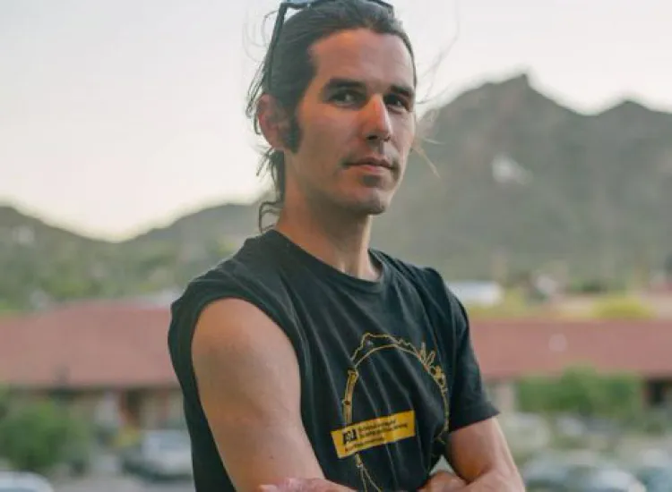 Absuelven en Tucson a activista