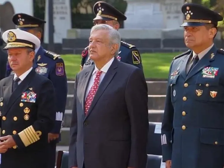 López Obrador conmemora el Día de la Armada de México