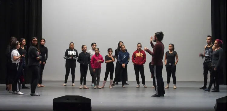 Realizan taller de Danza Contemporánea