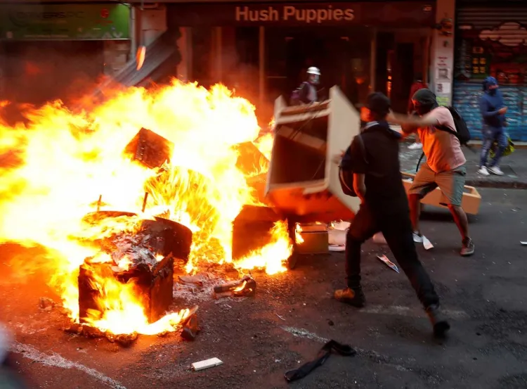 Saqueos y disturbios sacuden de nuevo a Chile