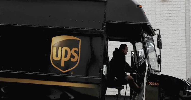 Detienen a empleados de UPS