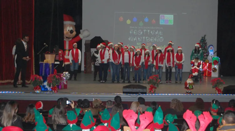 Admiran Festival Navideño