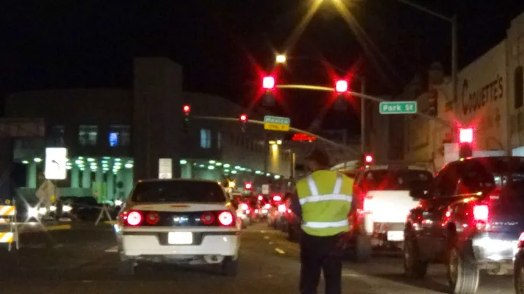 Continúa caos vehicular a ambos lados de la frontera