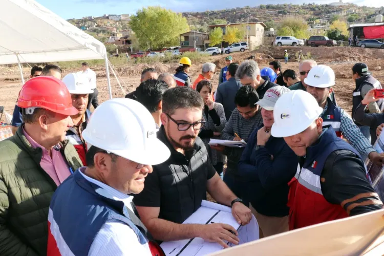 Supervisan avance de obras