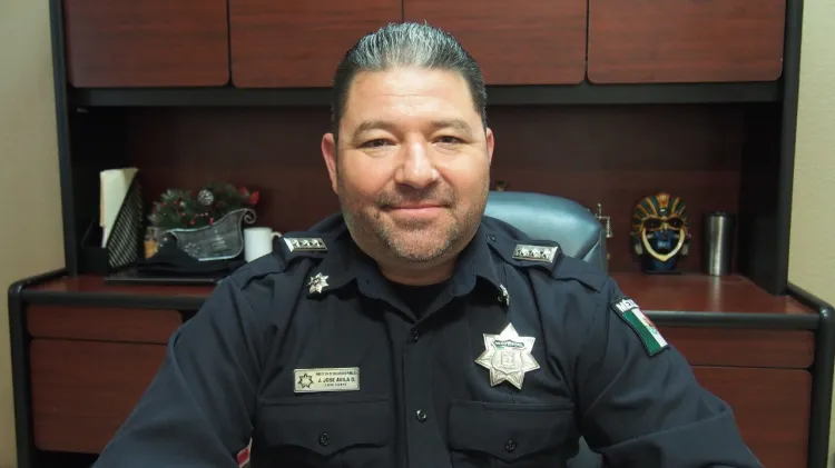 Contratan a 50
policías auxiliares