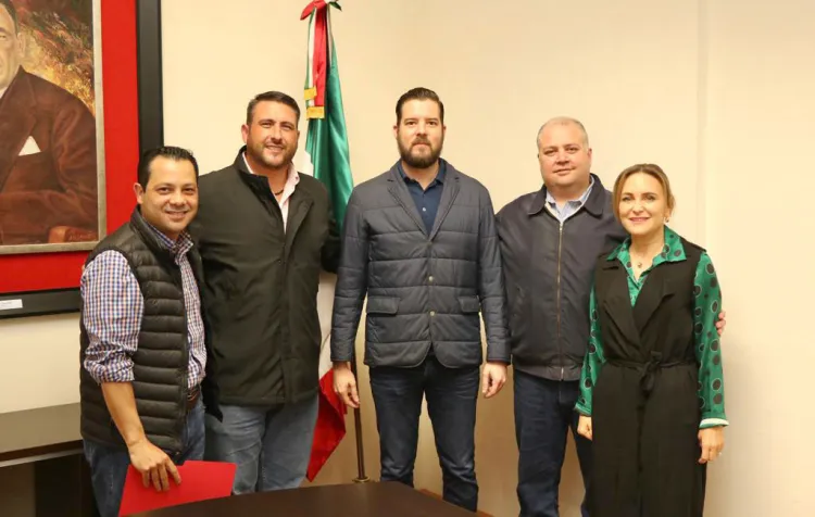 Protestan nuevos directivos del PRI