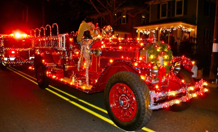 Invitan a Desfile Navideño de Luces