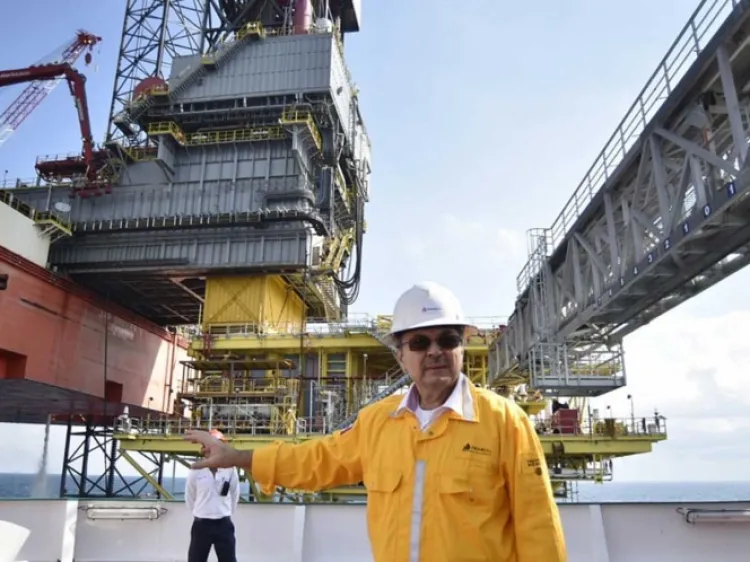 Estima Pemex cerrar el año con alza en su producción