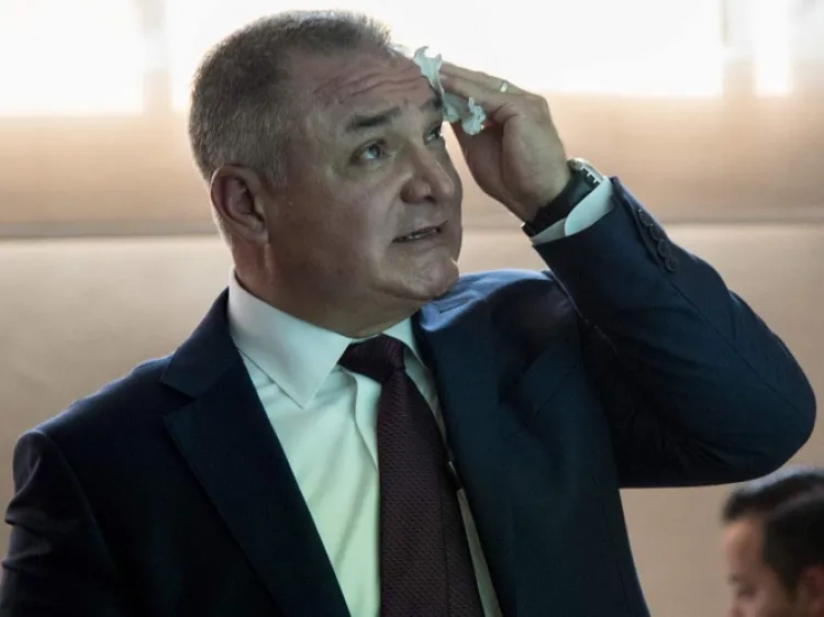 EU detiene a Genaro García Luna; lo ligan a 'El Chapo'