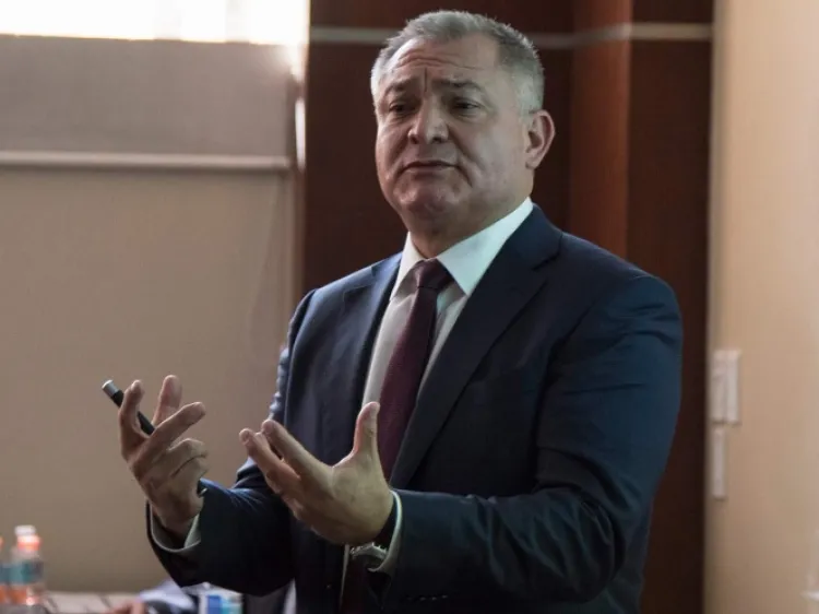 UIF congeló cuentas de García Luna esta semana: Santiago Nieto