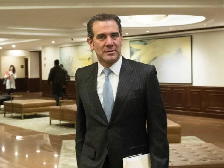 Solicitudes de nuevos partidos se definirán en febrero: INE