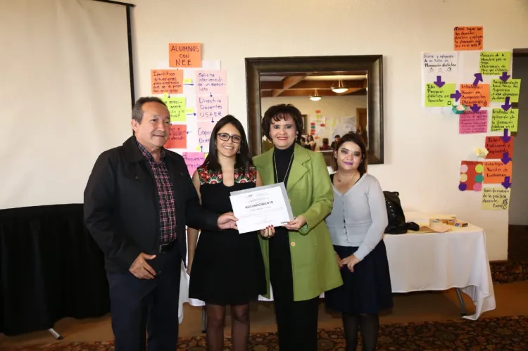 Elaboran docentes proyectos educativos innovadores