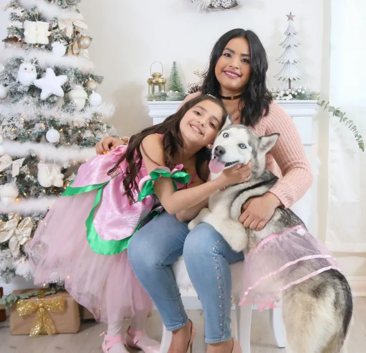 Beatriz, Enelee y Lobita disfrutan de Sesión Navideña