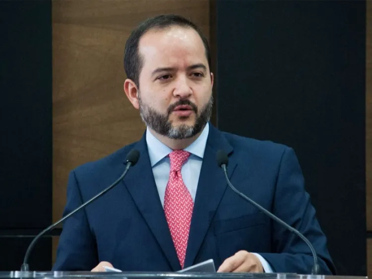 Exsecretario de Gobernación niega desvíos a García Luna