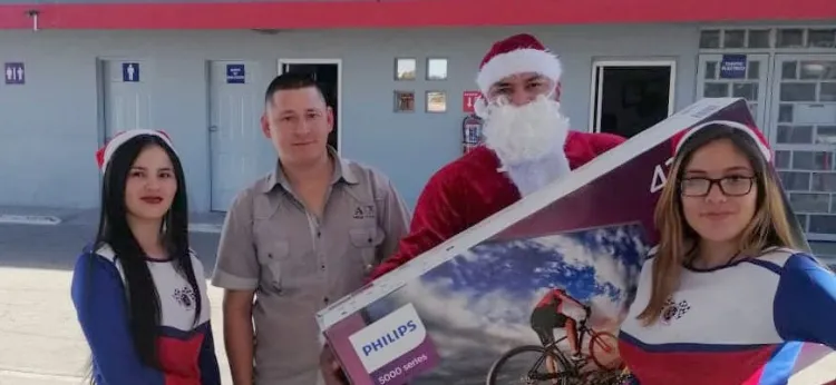 Vive Grupo Cinco de Mayo una Navidad de premios