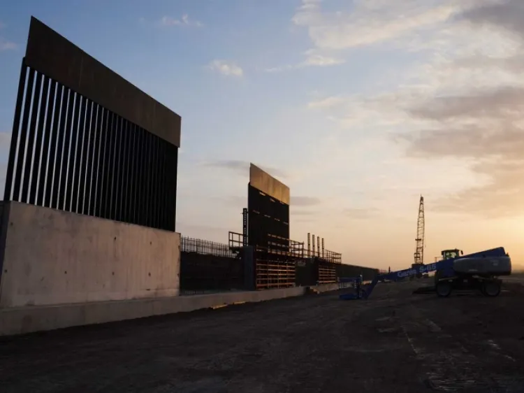 Trump acude a tribunales para construir muro fronterizo