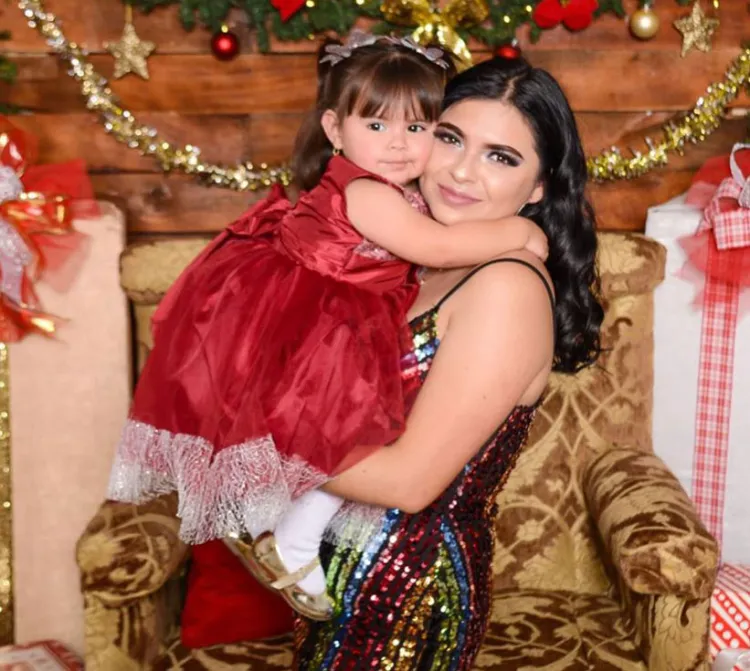 Daniela y Valentina disfrutan de la Navidad