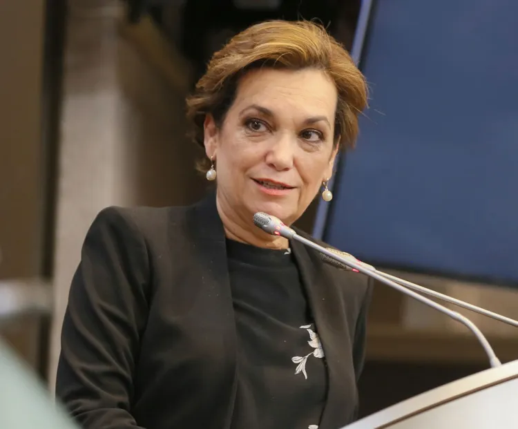 Aprueban Ley de Austeridad y Ahorro