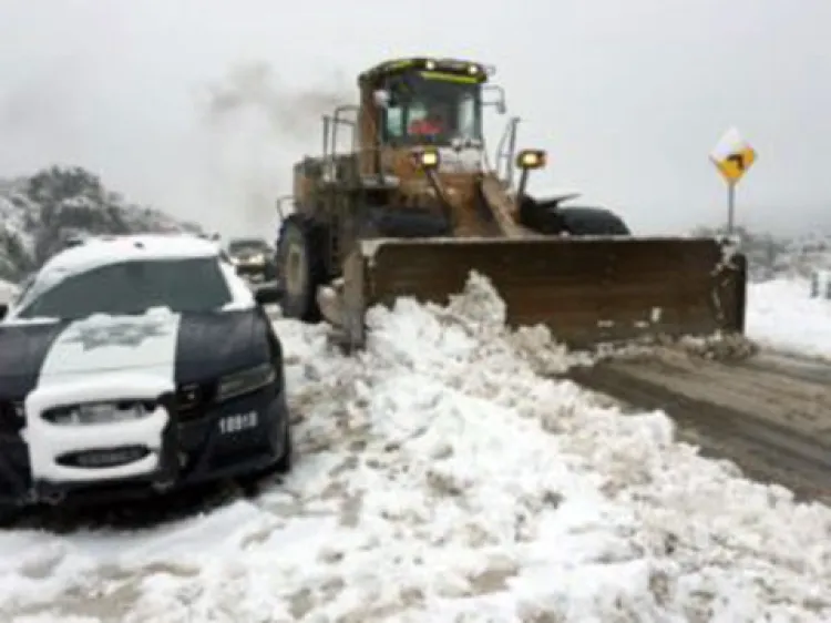 Cierran carretera por nevada