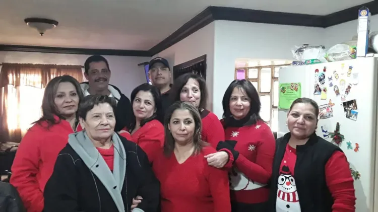 Reciben el Año Nuevo en familia