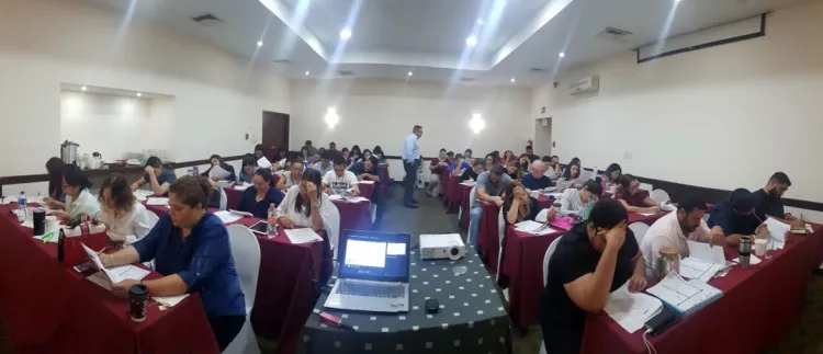 Acreditan a docentes sonorenses