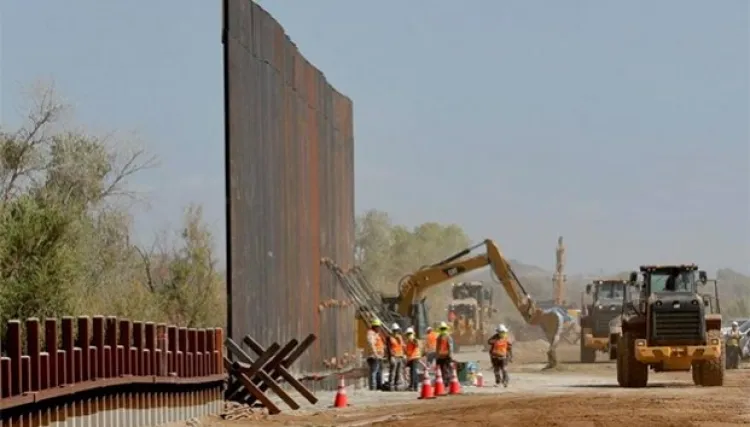 Autorizan construir una de las secciones más grandes del muro, dice Trump