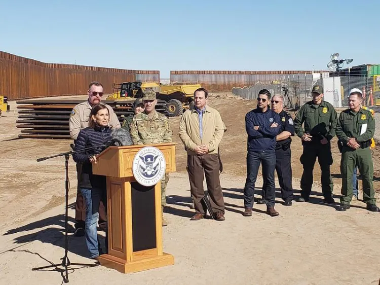 Concluyen las primeras 100 millas de muro fronterizo en Yuma