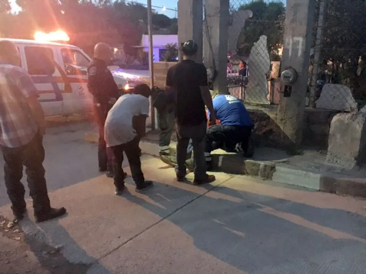 Recibe hachazos por robar naranjas