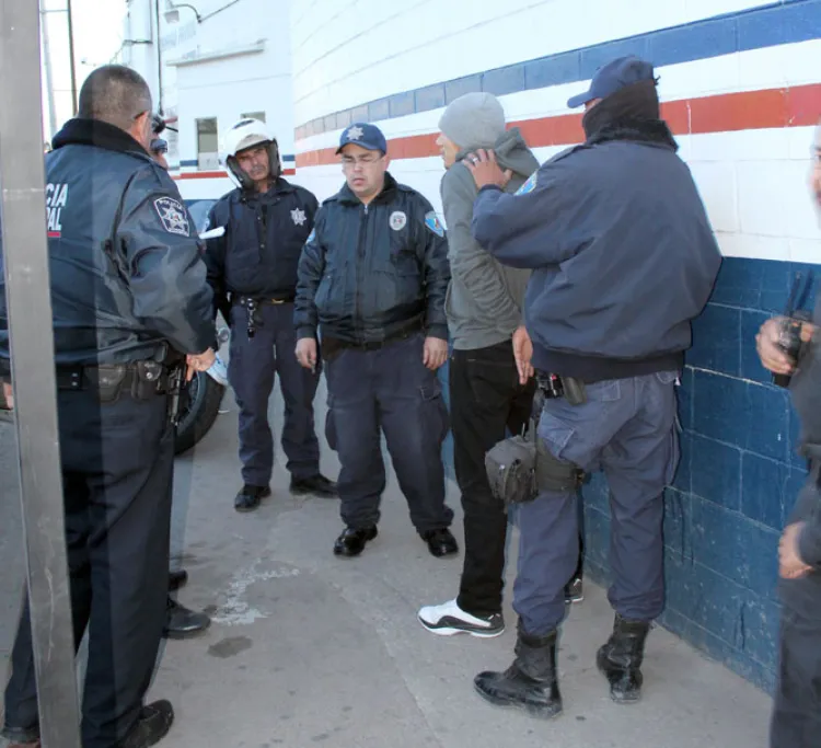 Denuncian robo en el Fraccionamiento Monarca