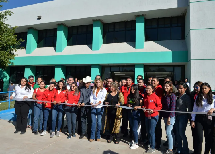 Apoya Gobernadora educación