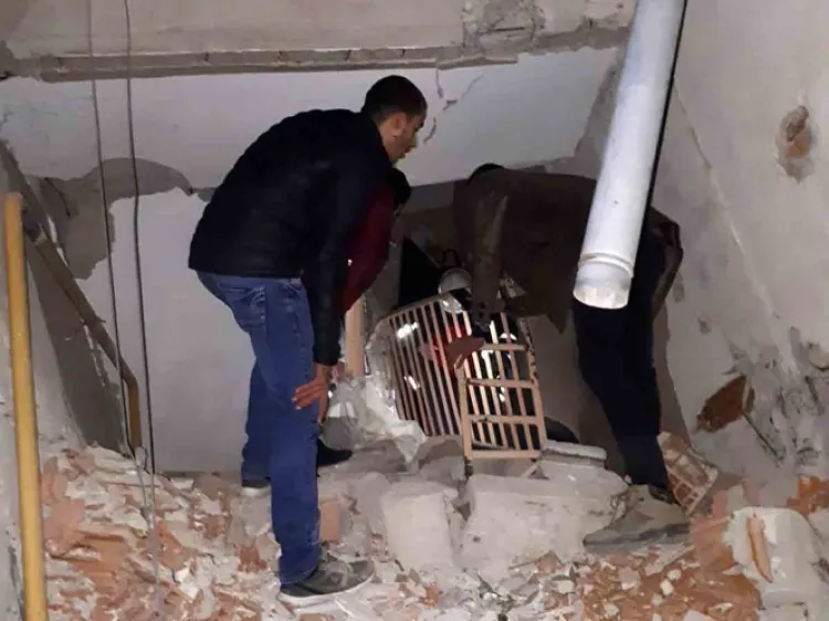 Turquía reporta 14 muertos tras potente sismo de magnitud 6.7