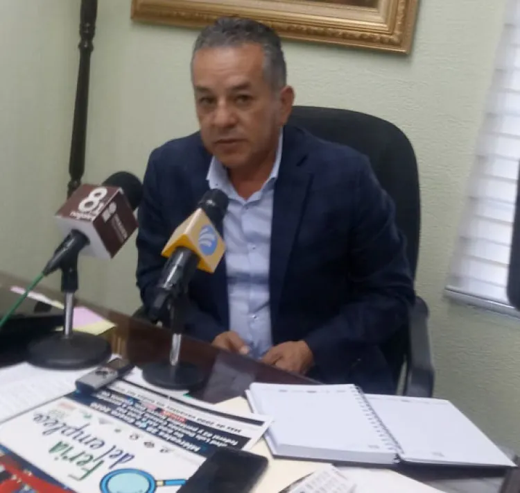 Ofertan más de dos mil empleos