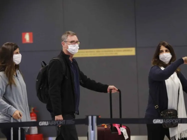 EU activa alerta por coronavirus; prohibirá ingreso a turistas