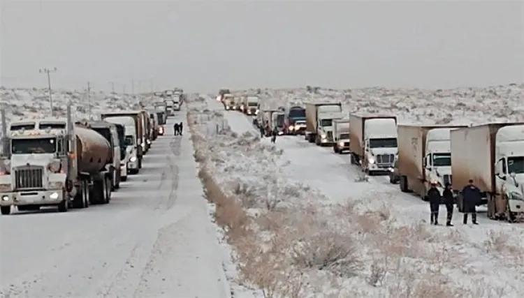 Cierran carretera en Chihuahua por nevada
