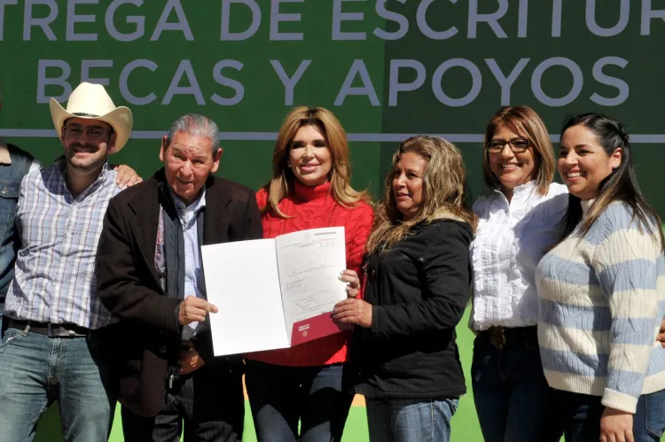 Beneficia Gobernadora a pobladores de la Sierra