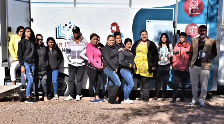 Llevan cultura a las colonias