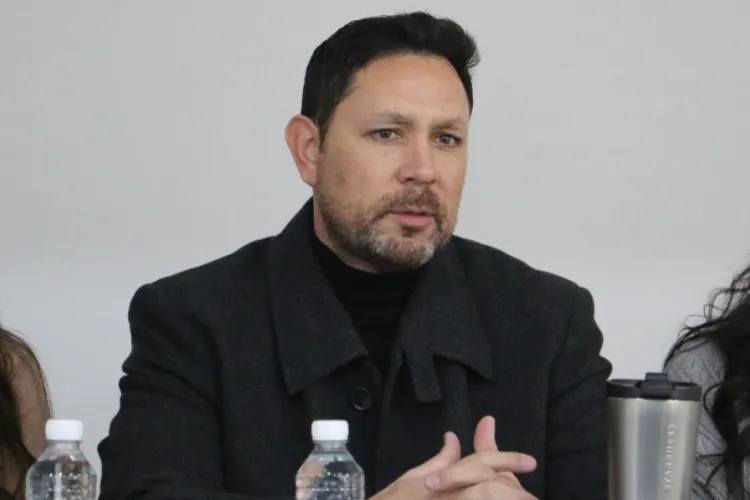 Presenta Kiko Munro programa de El Carnaval Viva Peñasco 2020