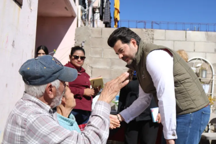 Tiene Alcalde contacto con vecinos de San Miguel