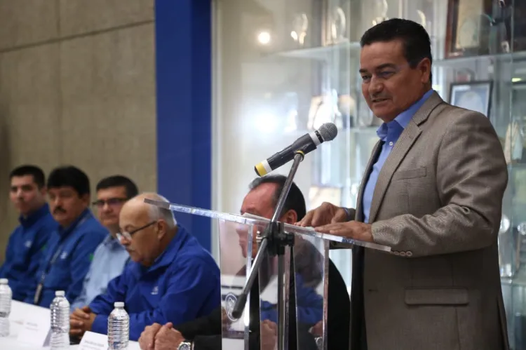 Reciben robots de manufactura donados 