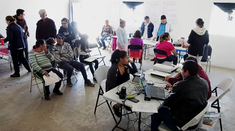 Llevan Jornada de Salud a La Mesa