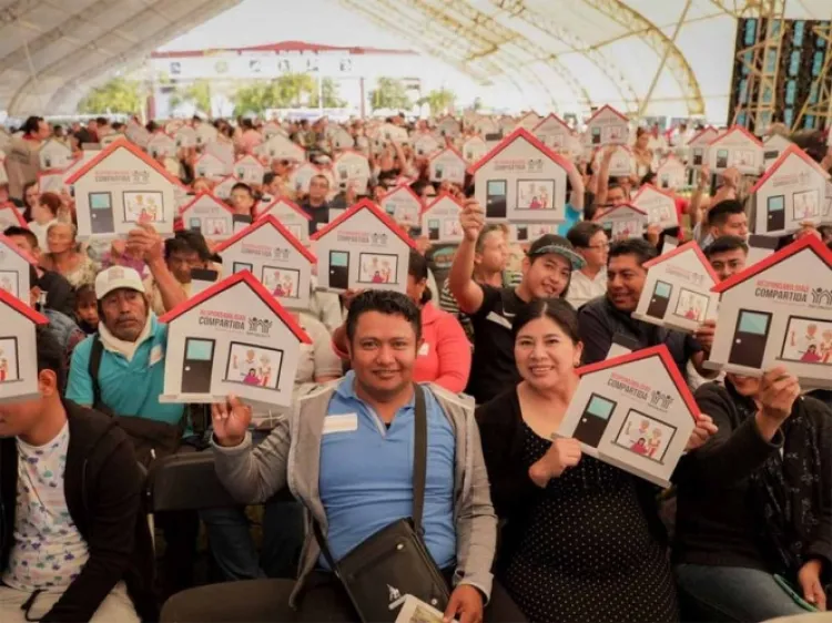 No habrá desalojos por adeudos al Infonavit: López Obrador