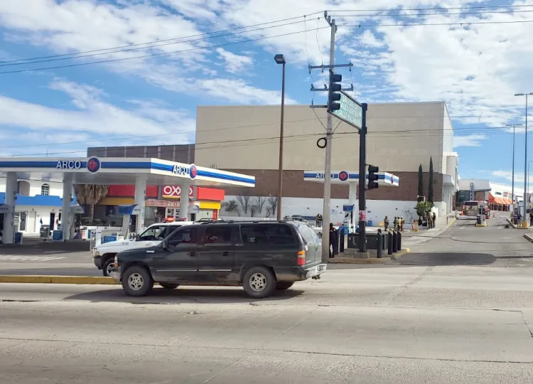 Evacuan locales por fuga de gas