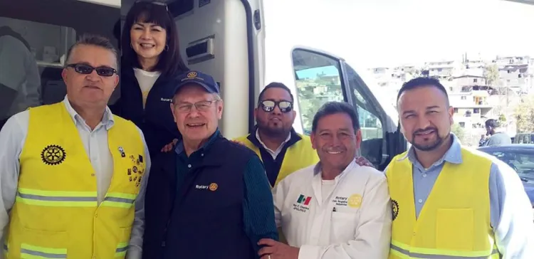 Participa Club Rotario en Jornada de Atención