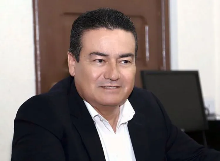 Convocan a docentes para educación básica