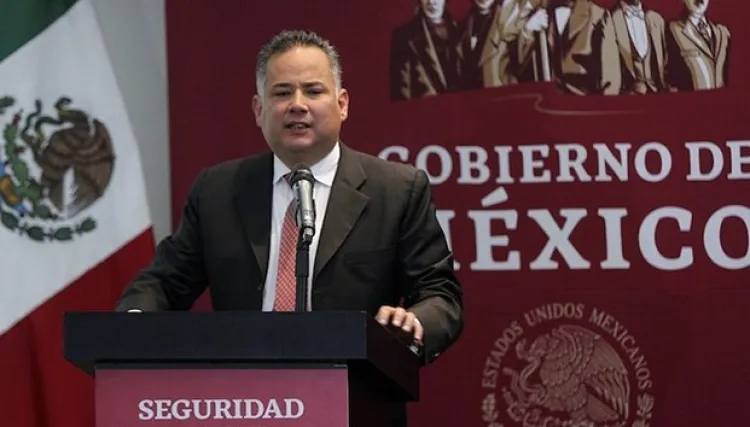 UIF denuncia y congela cuentas de 99 factureras