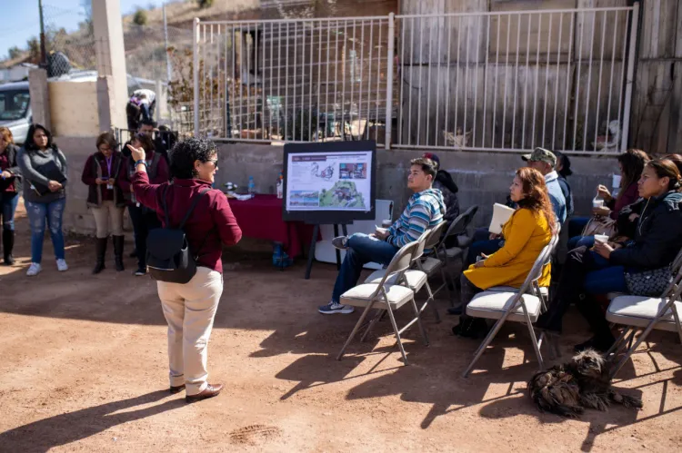 Informan sobre obras a vecinos de colonias